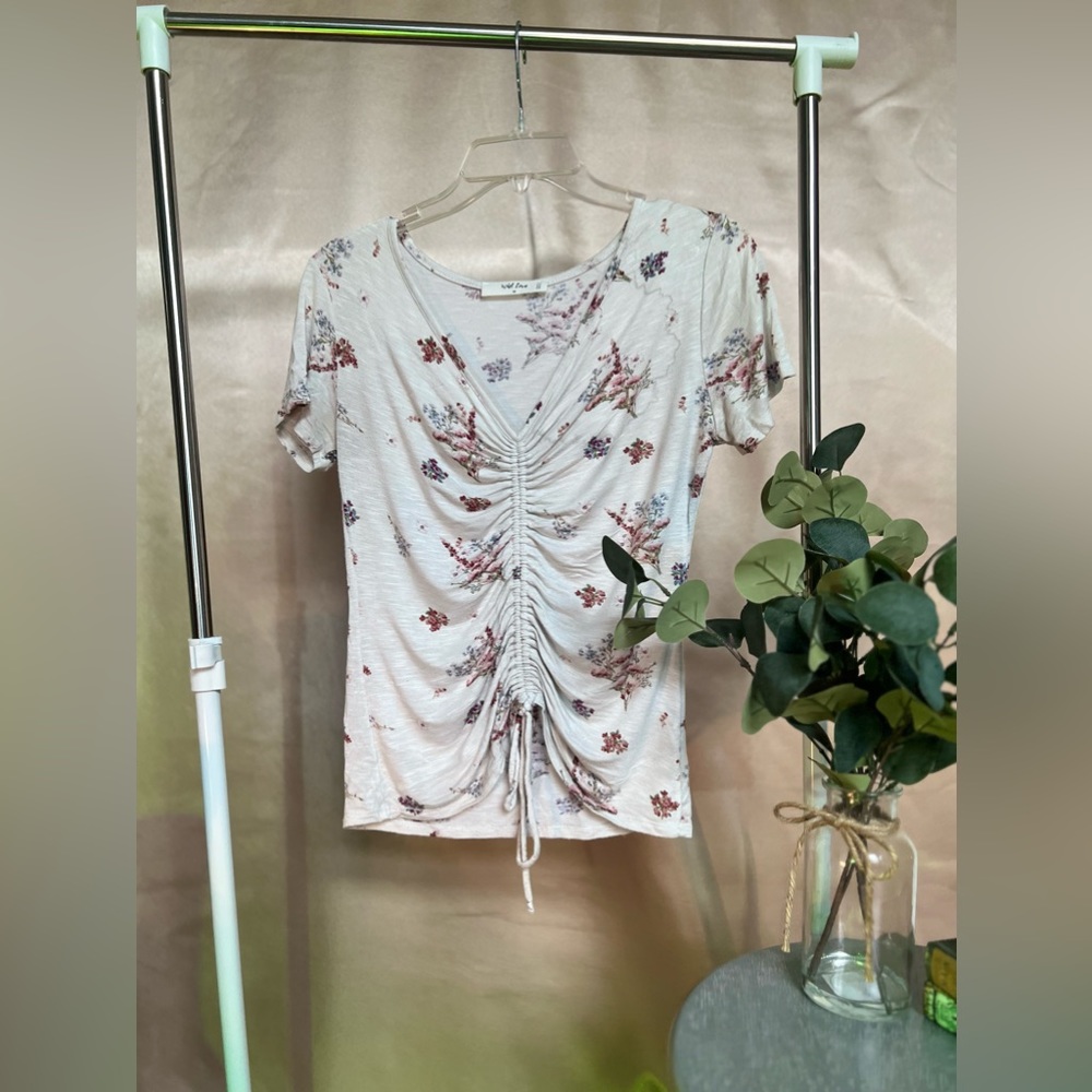 CUTE FLORAL TOP!